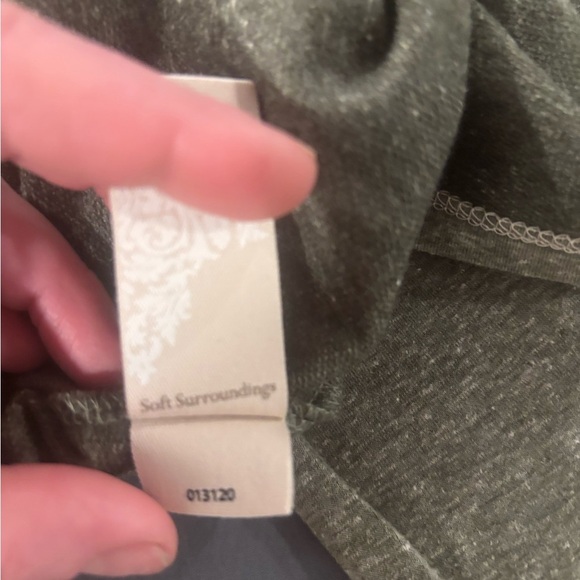 NWT Soft Surroundings Brinley Button Neck Top Long Sleeve Green Size Small. - Picture 5 of 5